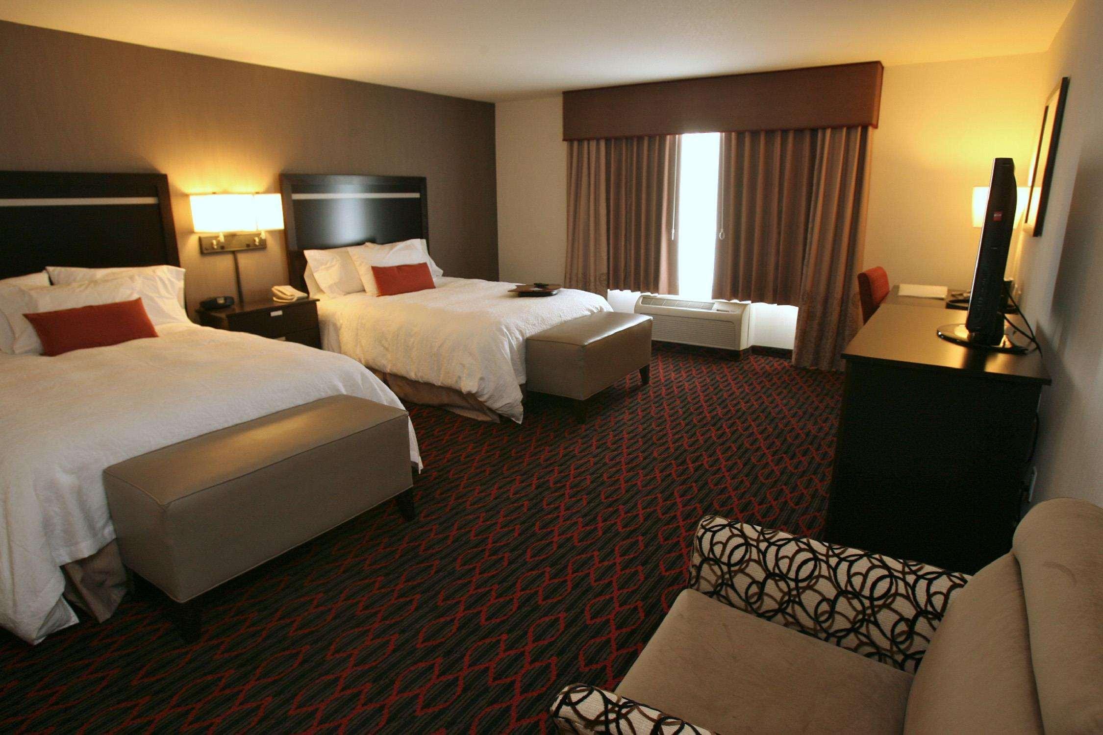 Hampton Inn & Suites Red Deer Penhold Rom bilde