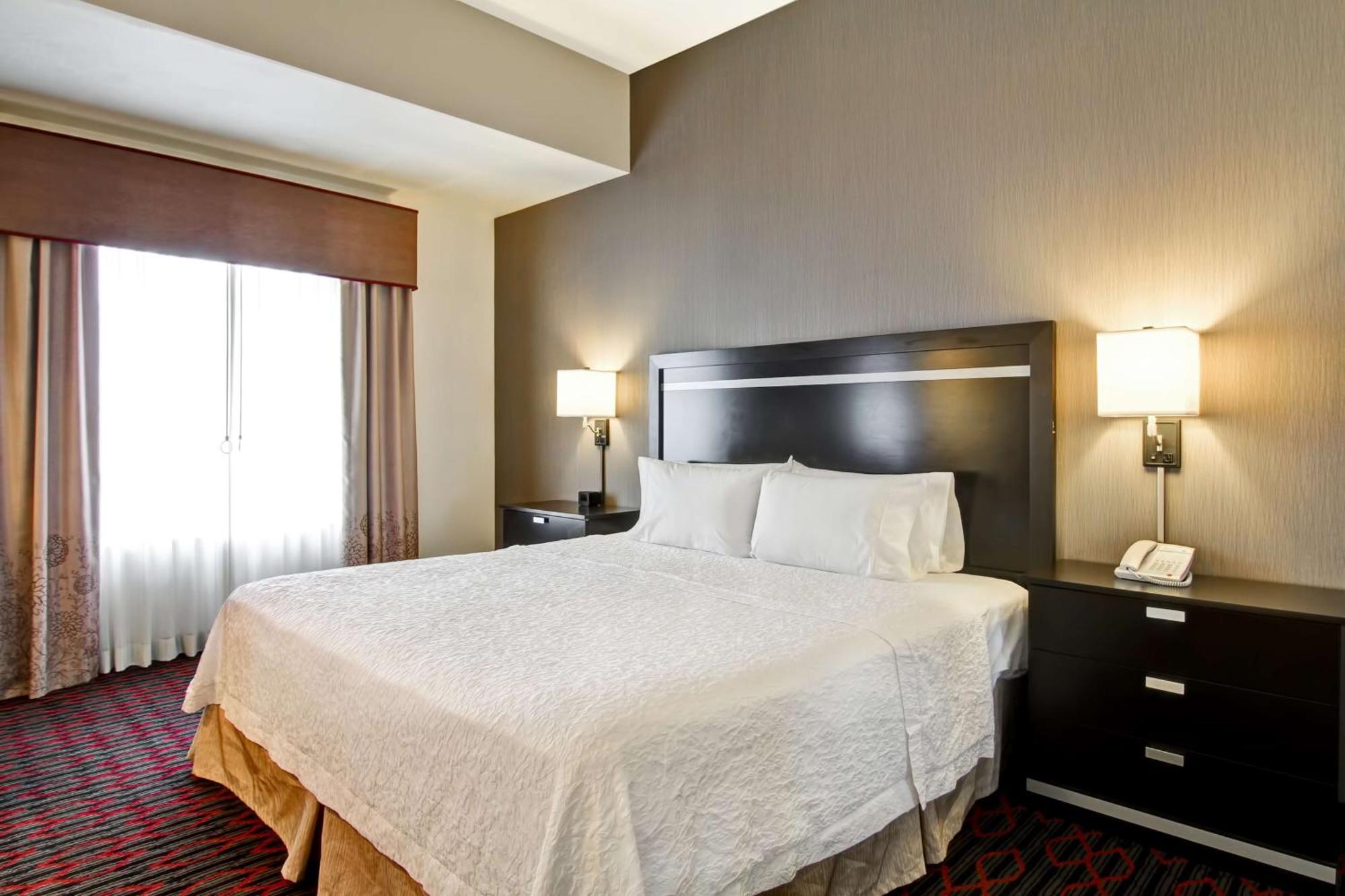 Hampton Inn & Suites Red Deer Penhold Eksteriør bilde