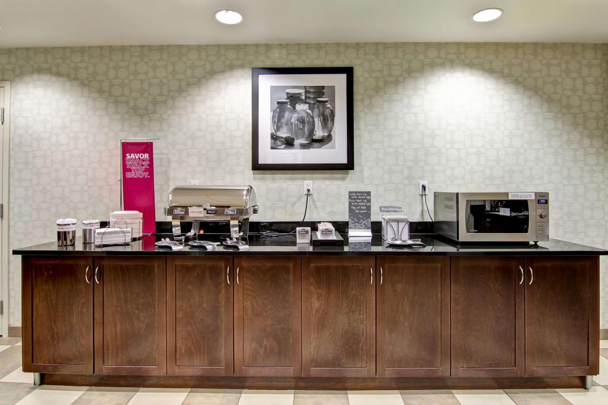 Hampton Inn & Suites Red Deer Penhold Eksteriør bilde