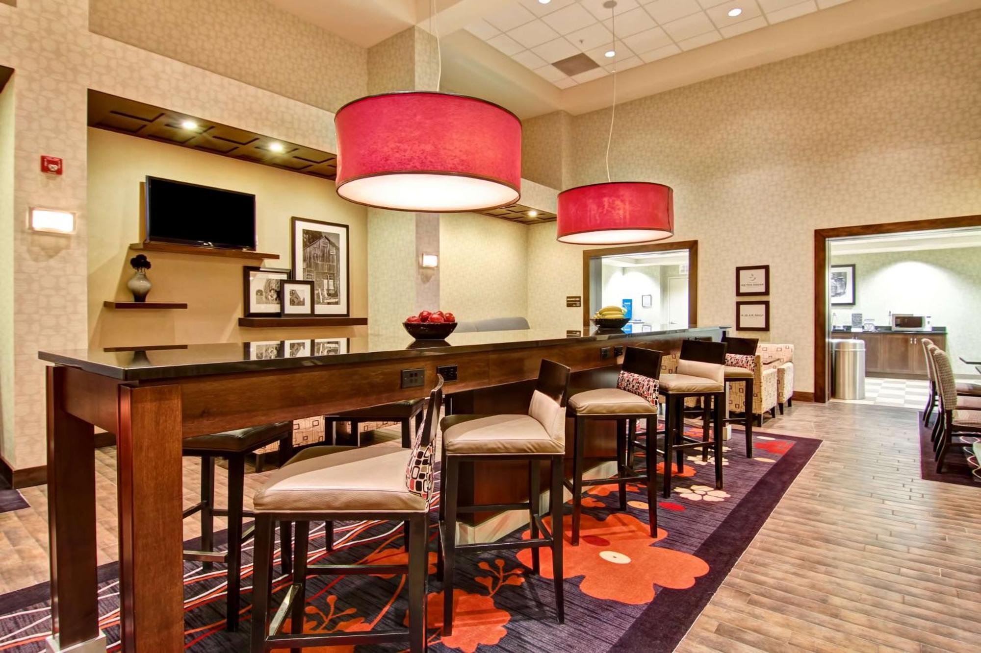 Hampton Inn & Suites Red Deer Penhold Eksteriør bilde