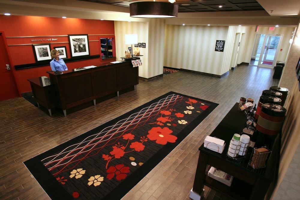 Hampton Inn & Suites Red Deer Penhold Eksteriør bilde